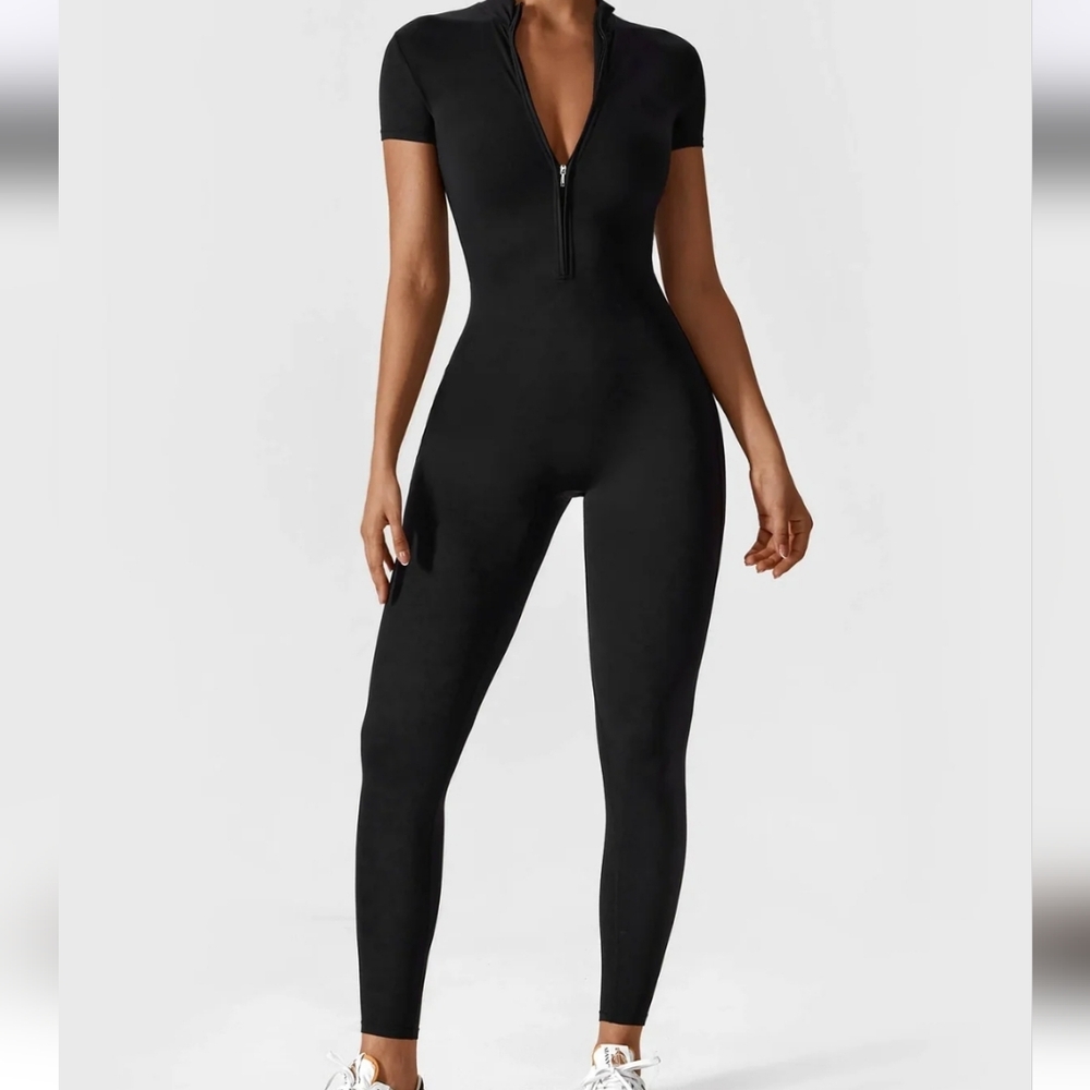Black Zip-Front Short Sleeve Stretch Jumpsuit Xl Jr